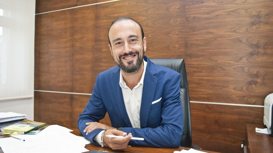 Archivo - El alcalde de Torrelavega, Javier López Estrada