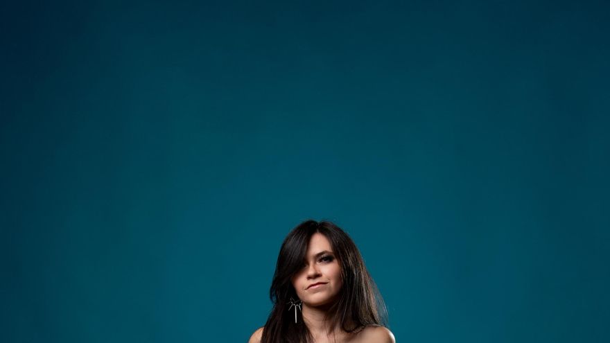 La colombiana Ali Stone lanza 'CRTA', un viaje personal hacia la permanencia del ser