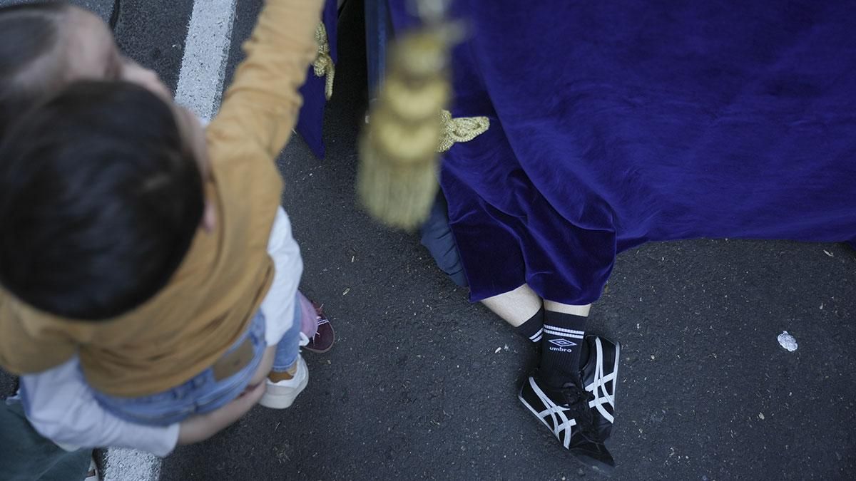 La procesión de la Hermandad del Calvario, en imágenes