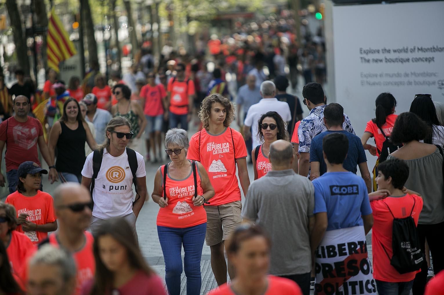 Barcelona se llena de esteladas para la manifestación de la Diada