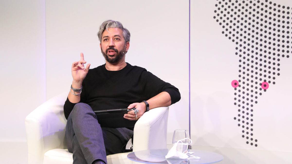 Javier Cantón durante la presentación 'El calor y la importancia de la verificación de la información' dentro III encuentro de Periodismo Iberoamericano organizado por elDiario.es
