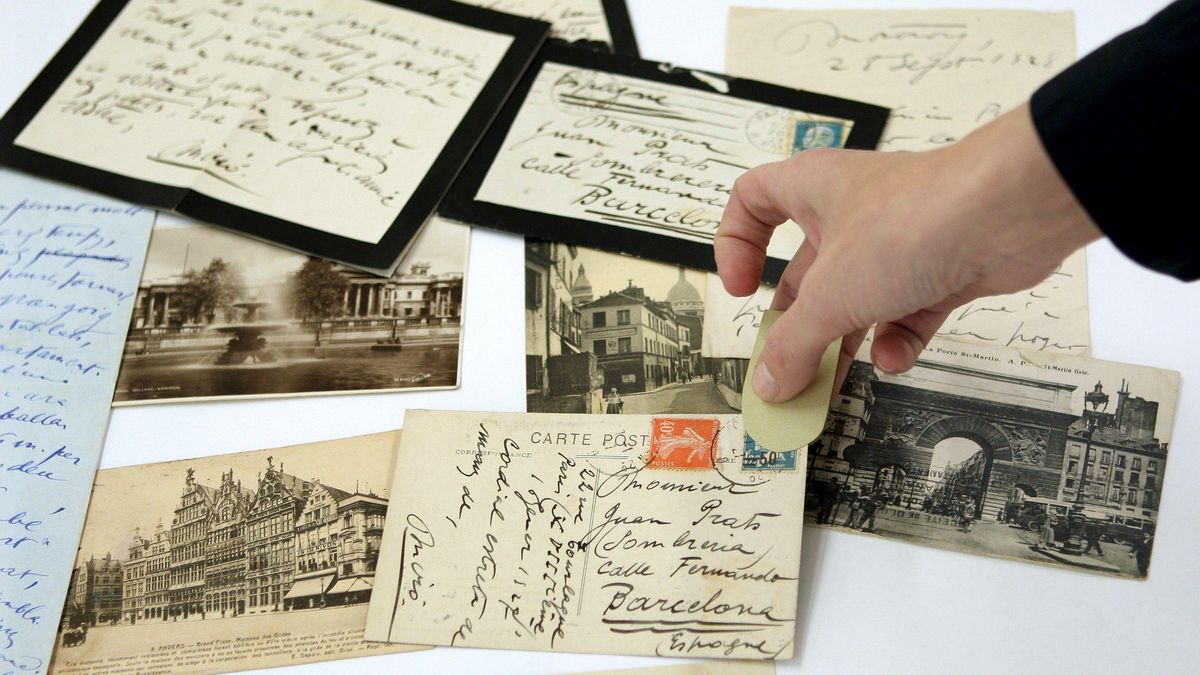 Cartas y postales de Miró, escritas entre 1911 y 1945 a amigos, colegas y familiares como Pablo Picasso, Sebastiá Gasch, Salvador Dalí, Joan Prats o Lola Anglada.