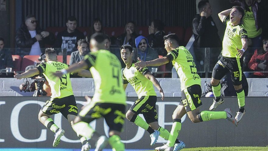 Barracas consiguió una victoria histórica ante River Plate por 2 a 1