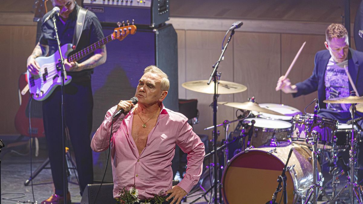 El gran bocazas supera la catatonia y rinde Zaragoza a sus pies: Morrissey ha vuelto