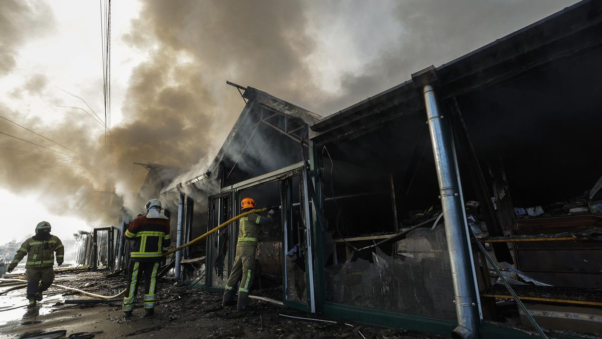 Al menos doce muertos y 34 heridos en un ataque nocturno de Rusia contra Kiev