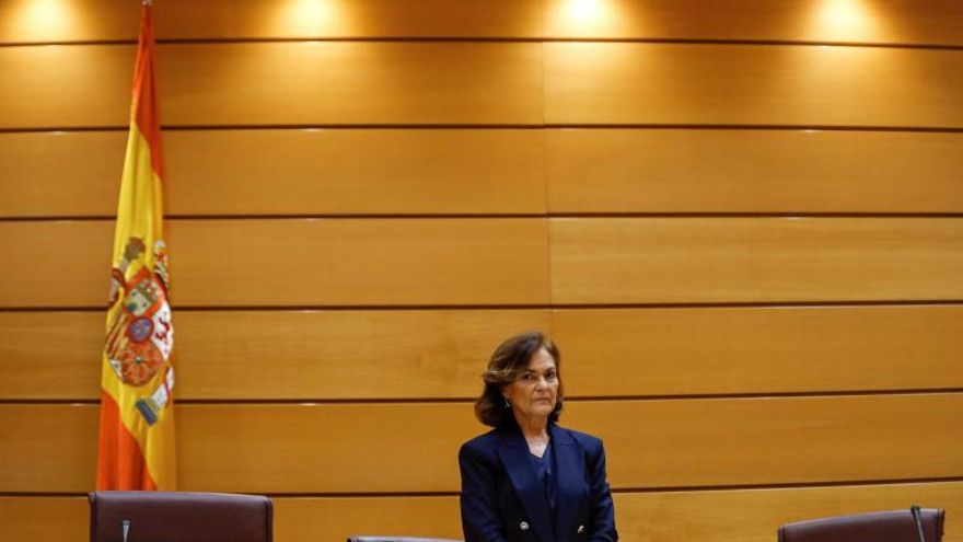 La vicepresidenta primera y ministra de la Presidencia, Relaciones con las Cortes y Memoria Democrática, Carmen Calvo, comparece ante la Comisión Constitucional del Senado para informar sobre las líneas generales de la política de su Departamento.