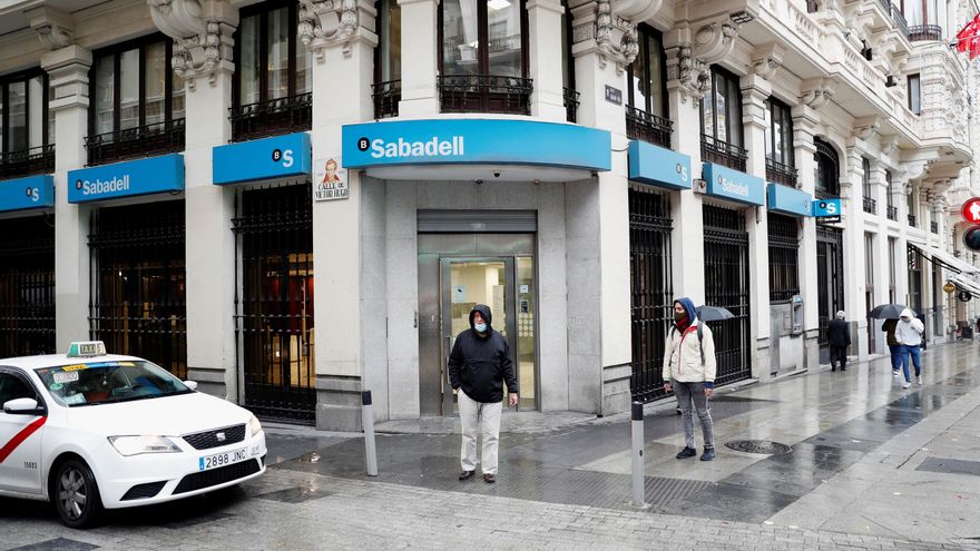 Sabadell gana 73 millones hasta marzo, el 22 % menos, y sitúa TSB en beneficios