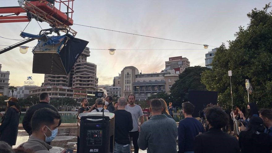 Rodaje de un anuncio de Ives Saint Laurent en Santa Cruz de Tenerife protagonizado por la cantante Dua Lipa - AYUNTAMIENTO DE SANTA CRUZ DE TENERIFE