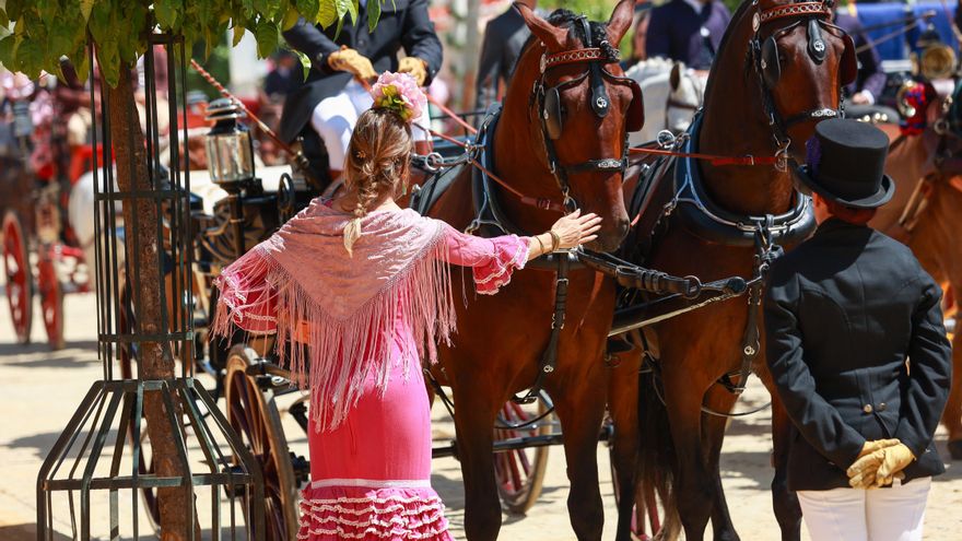 La Policía Local detecta en la Feria de Abril a jóvenes usando un anestésico para potenciar los efectos del alcohol