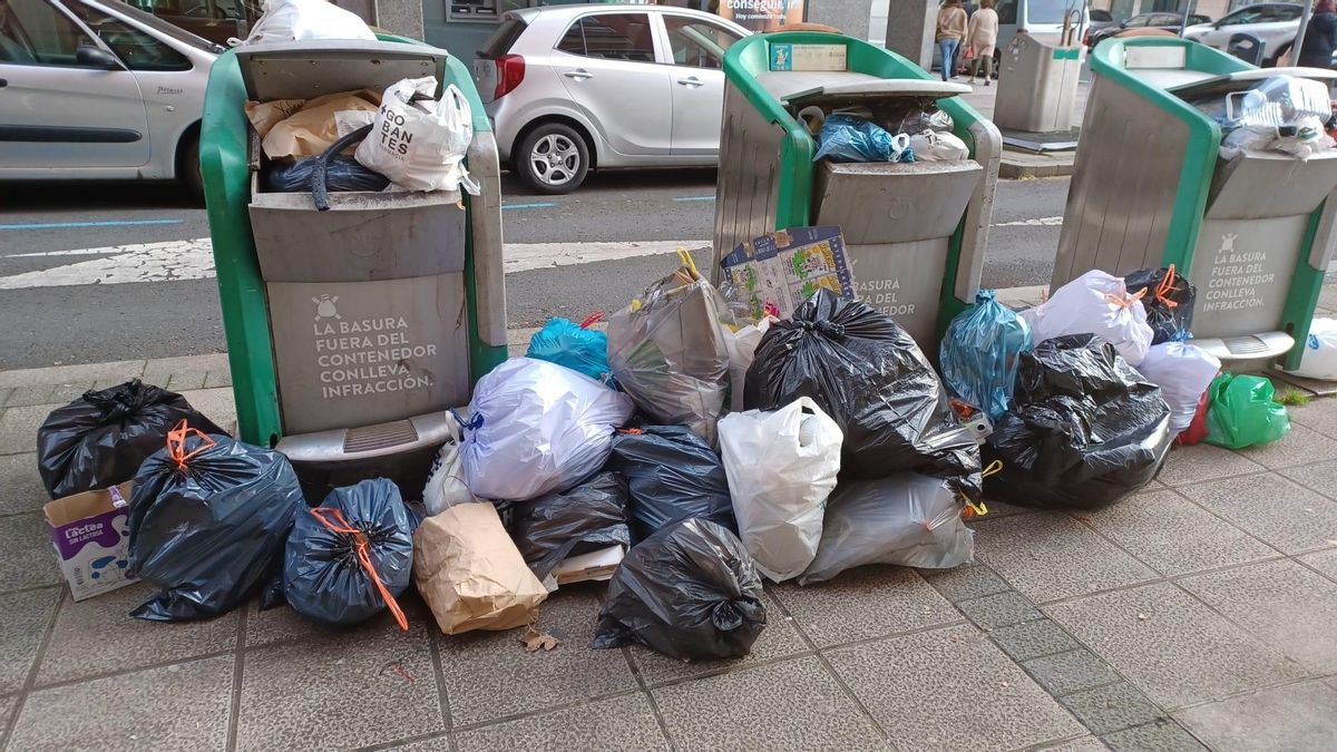 Contenedores de basura en Santander.