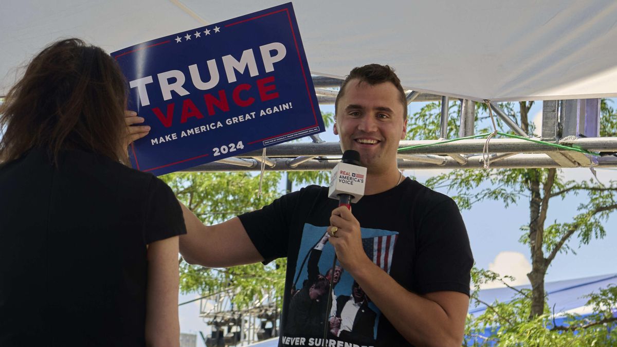 Charlie Kirk en un mitin de apoyo a Trump en la campaña electoral de 2024.