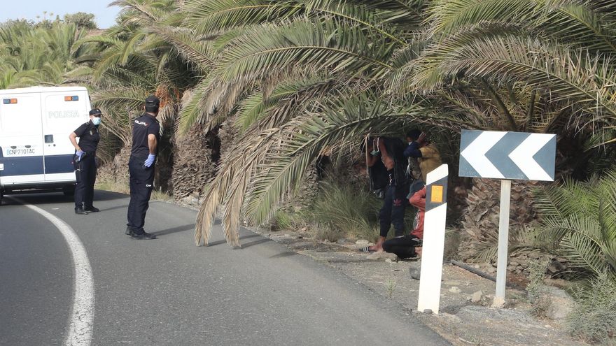 La Policía Nacional localiza en Morro Besudo a varias personas que llegaron en una patera al sur de Gran Canaria.