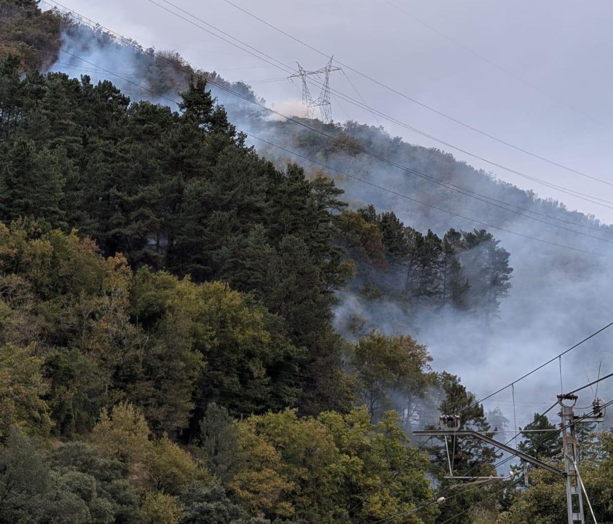 El incendio lo forman tres focos separados