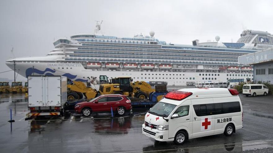 OMS defiende a Japón frente dramático aumento de casos en "Diamond Princess"