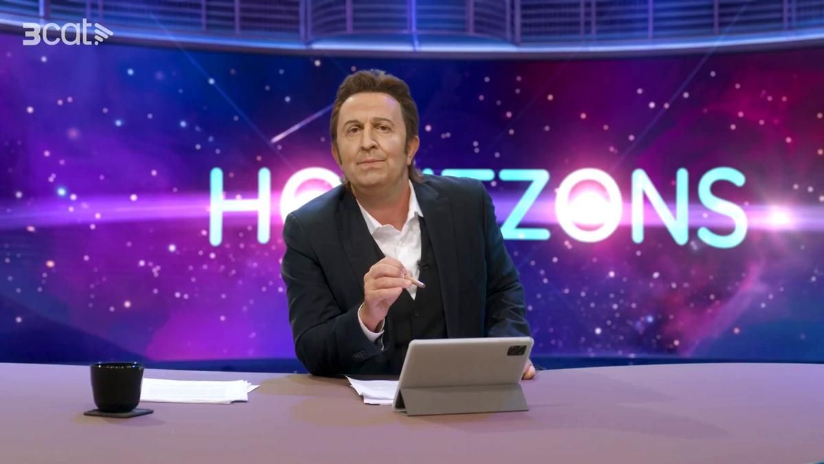 Jordi Ríos como Iker Jiménez en 'Horitzons' de 'Polònia'
