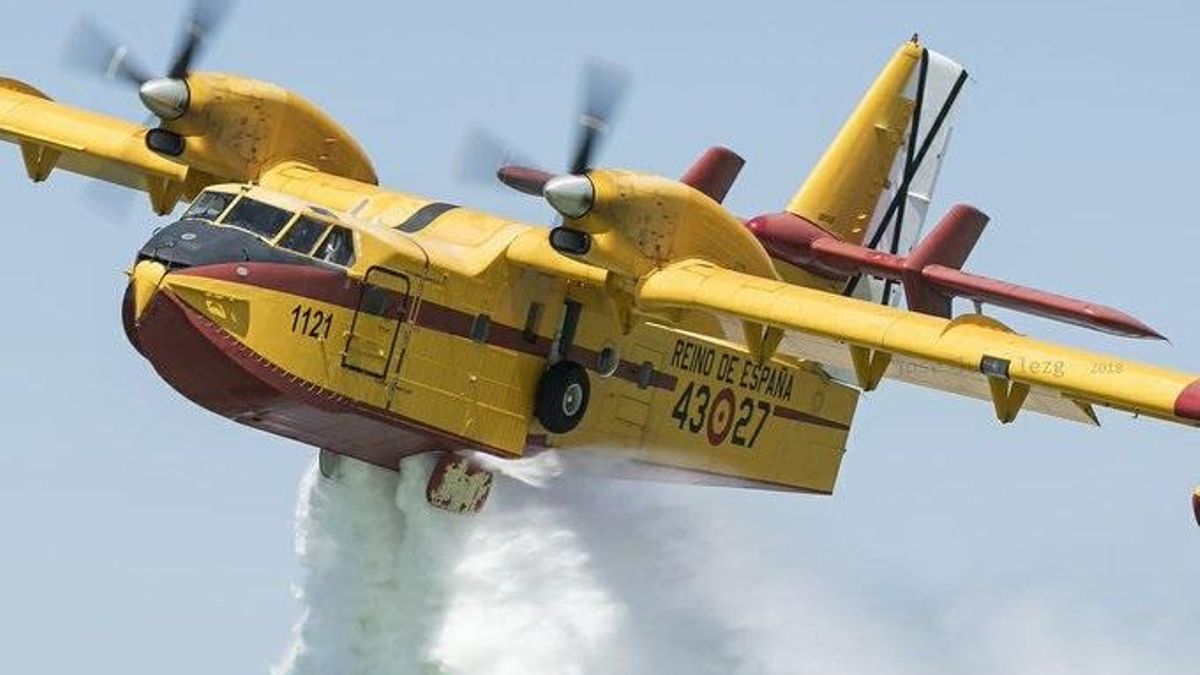 Canadair español como los que están actuando desde el martes en Portugal, fue la primera ayuda extranjera en llegar al país