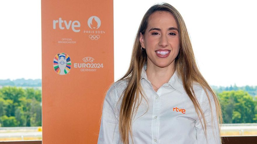 Alicia Arévalo hace historia en TVE con la Eurocopa: "Hay que normalizar escuchar una voz femenina narrando fútbol"