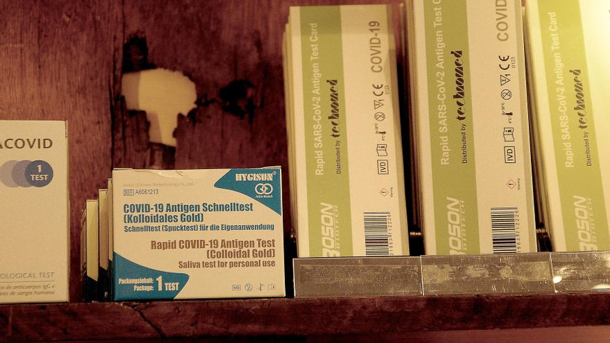 El impacto de las balas de los fusiles Mauser en la farmacia de la Puerta del Sol en Vigo