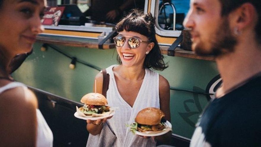 11 divertidos establecimientos para disfrutar de la comida callejera