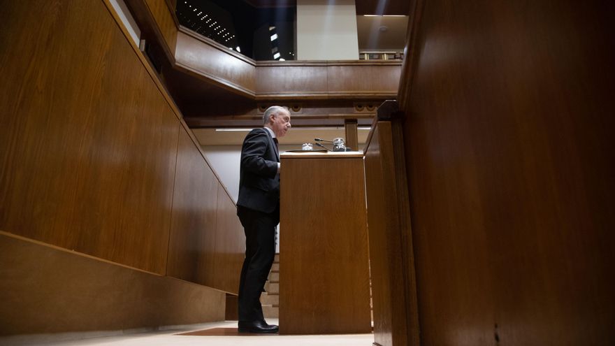 Urkullu afirma que no puede controlar el menú de sus altos cargos ante las quejas por elevados gastos de representación