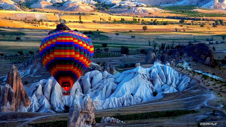 El valle rojo de la Capadocia turca que debes ver una vez en la vida