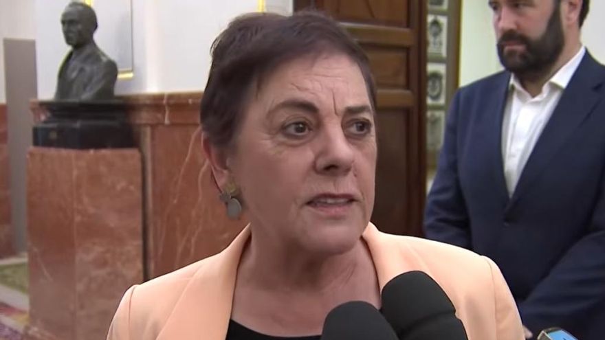 La portavoz de EH Bildu en el Congreso, Mertxe Aizpurua, en los pasillos.
