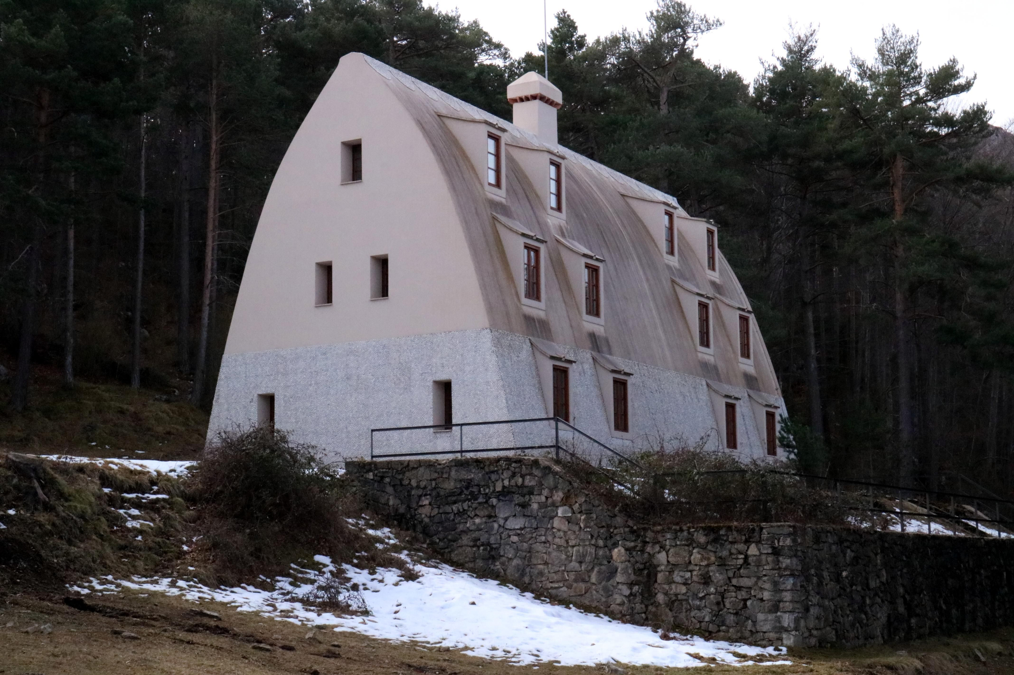 El Chalé de Catllaràs, visto desde el exterior