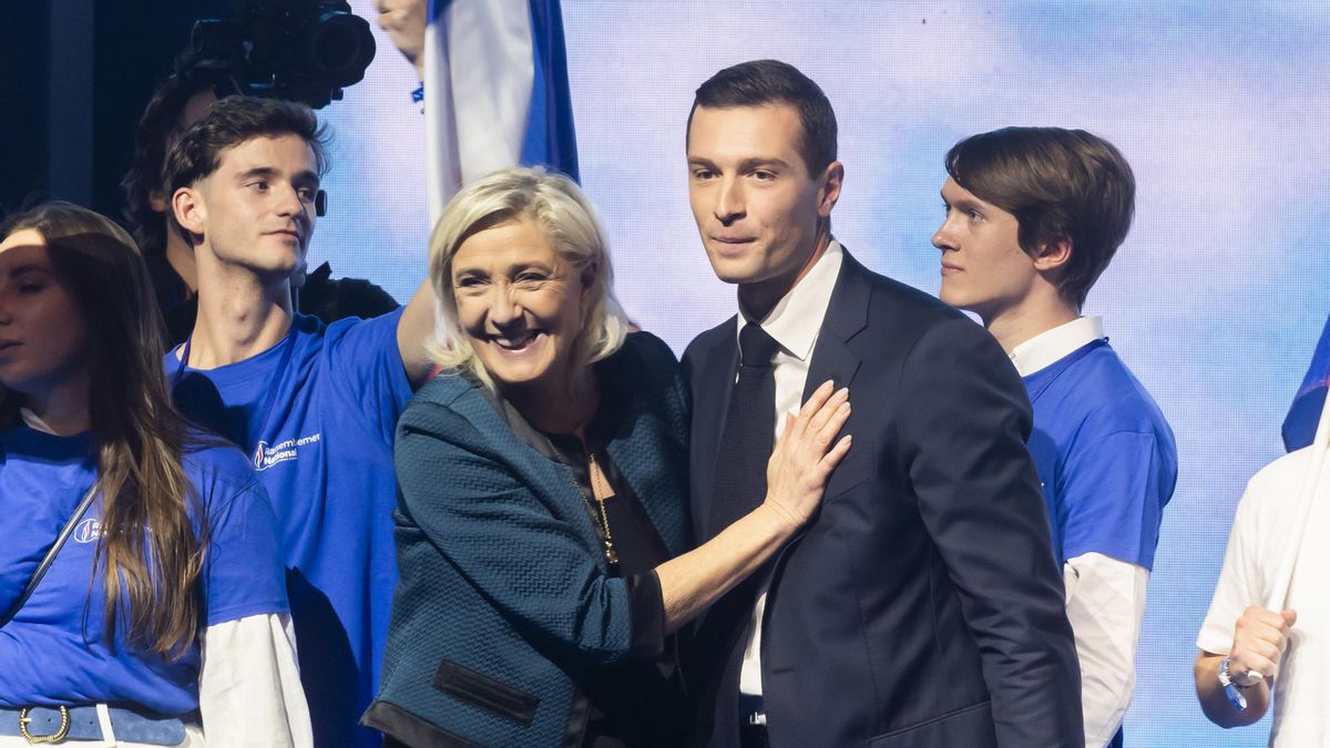 Marine Le Pen y Jordan Bardella en un mitin de Agrupación Nacional.