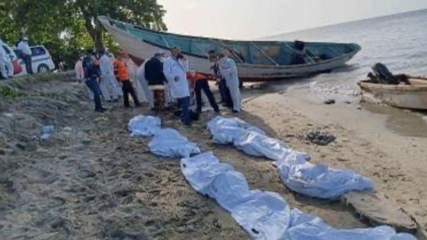 Aparece en República Dominicana un cayuco con catorce cadáveres que podrían ser de migrantes africanos