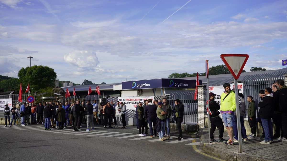 Paralizada la actividad en la segunda jornada de huelga en Prysmian, la fábrica de fibra óptica de Maliaño