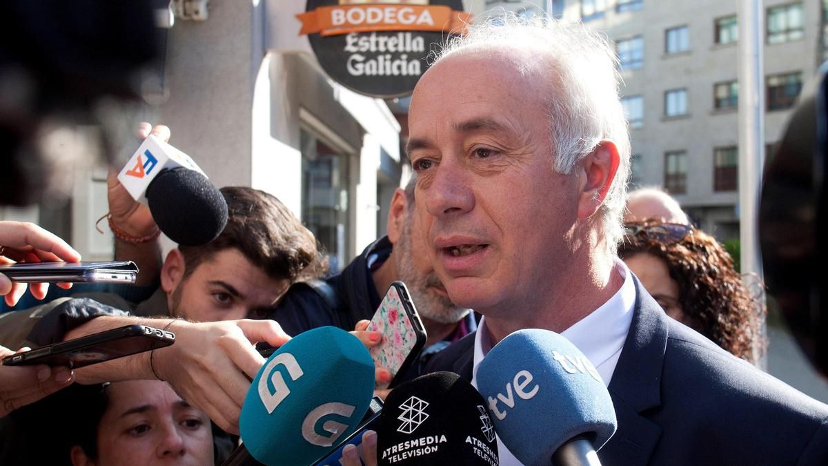 El alcalde de Vilanova de Arousa, Gonzalo Durán antes de declarar ante el juzgado de instrucción número 3 de Pontevedra.