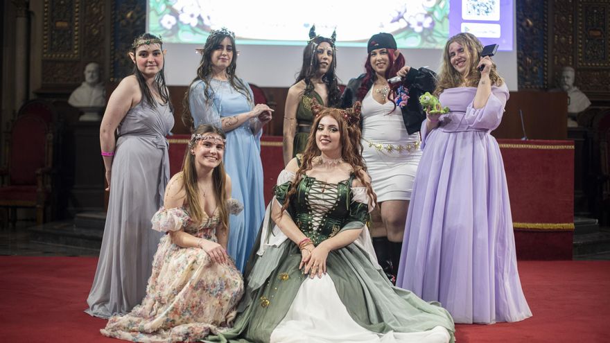 "Como es para chicas, no es serio": dentro del evento que es como un concierto de Taylor Swift para fans de la literatura fantástica