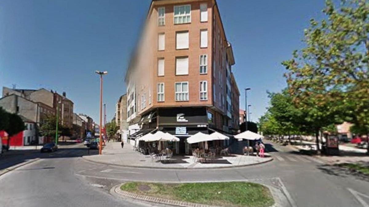 Bar Neo Dux en la esquina con la Avenida de Portugal de Ponferrada.
