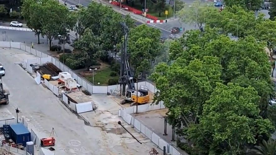 Una fuga de gas en las obras del Bernabéu corta dos kilómetros de la Castellana y cierra el Metro de Madrid