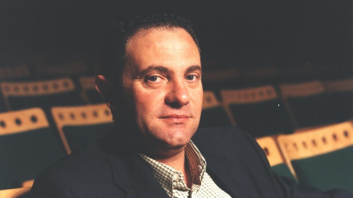 Adiós a José Luis Castro, programador de grandes teatros y leyenda de la escena sevillana: "Cuánto le debe esta ciudad"