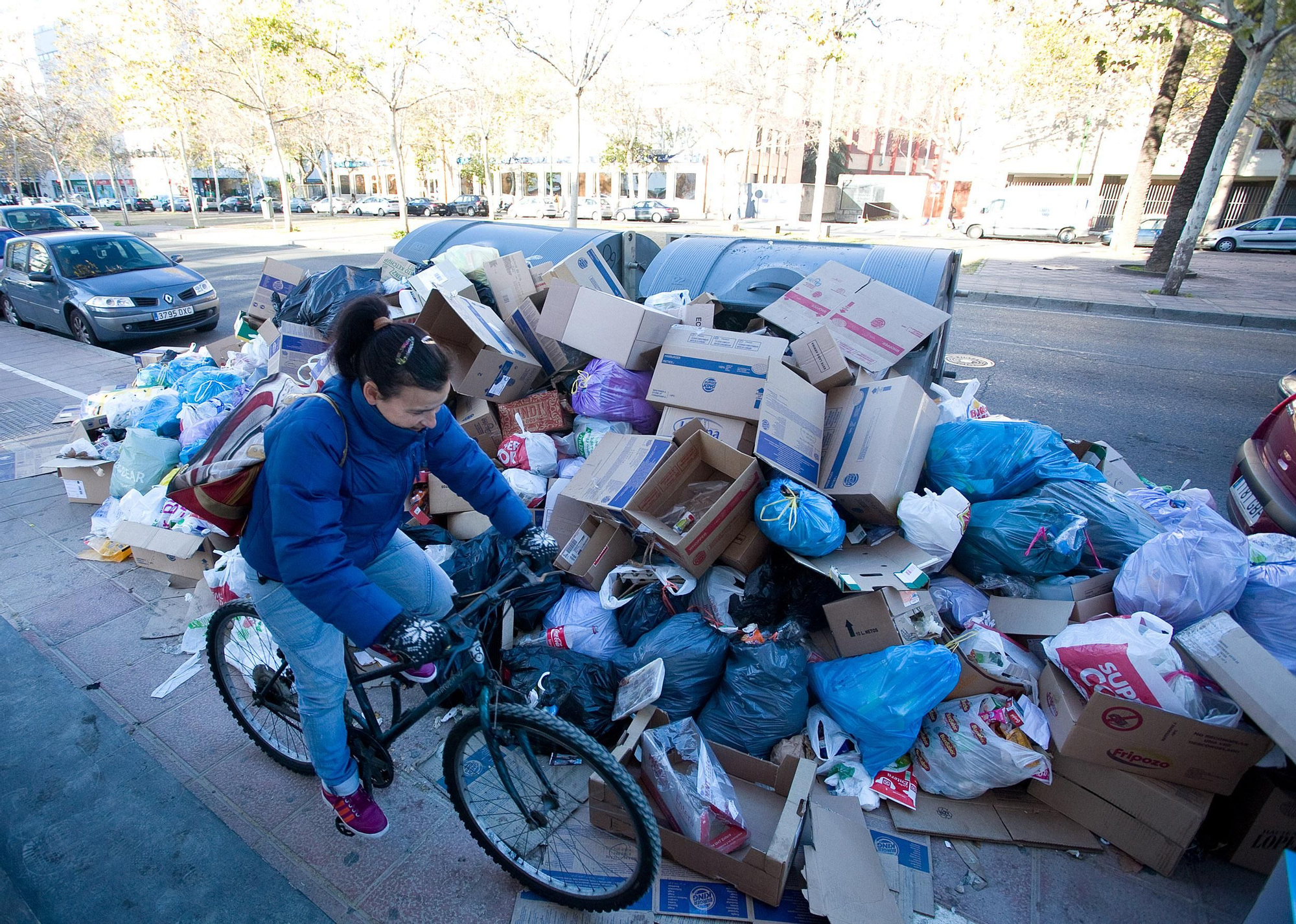 Basura en Sevilla / Foto: Luis Serrano