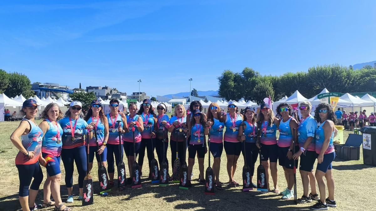 Las Dragonas de Sevilla dejan huella en Francia junto a 4.500 mujeres supervivientes de cáncer de mama de 37 países
