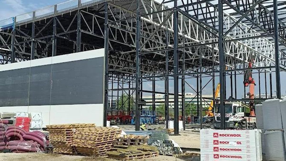 Parón por problemas económicos en el teatro musical que se construía al norte de Madrid y a su estreno sobre Hepburn