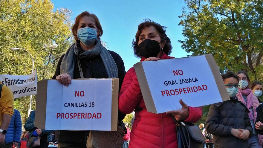 Dos de las manifestantes contra las cocinas fantasma