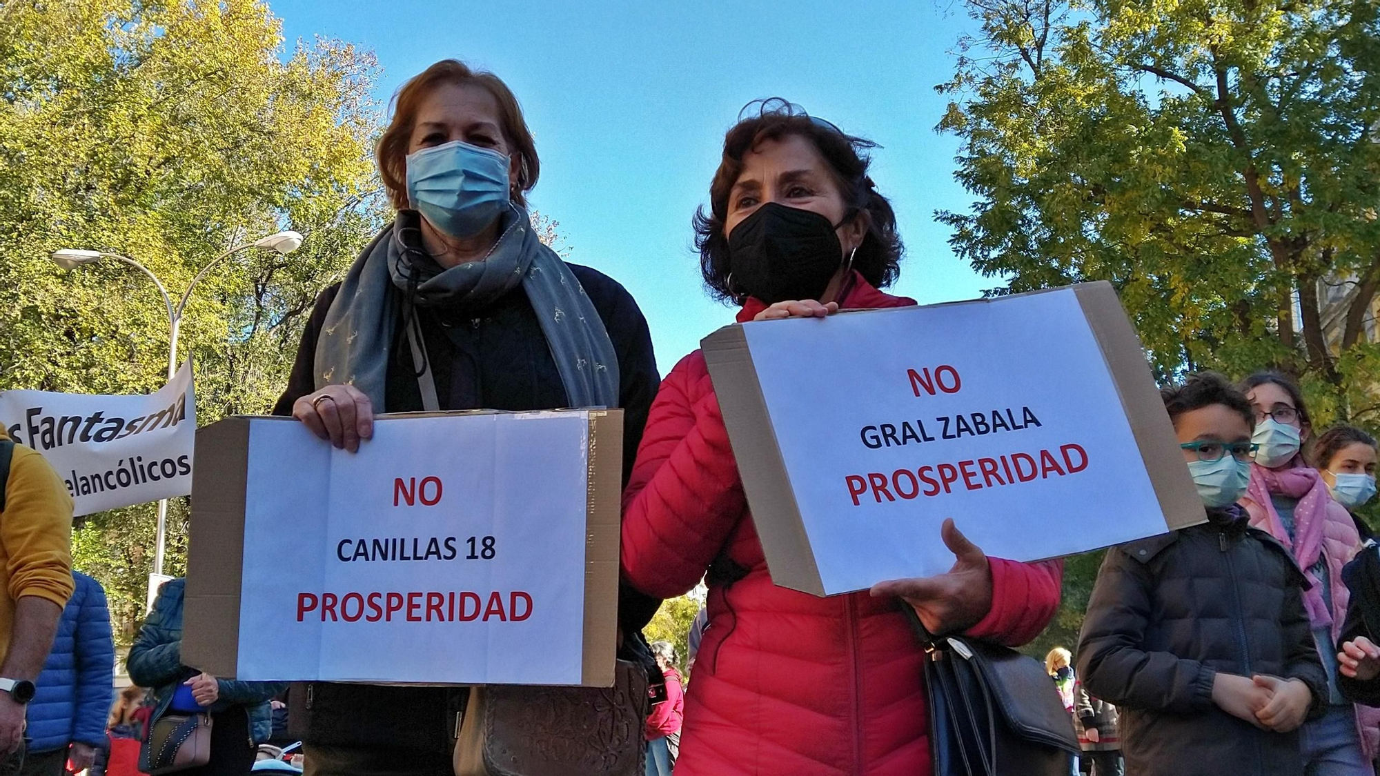 Cientos de manifestantes contra las cocinas fantasma de Madrid