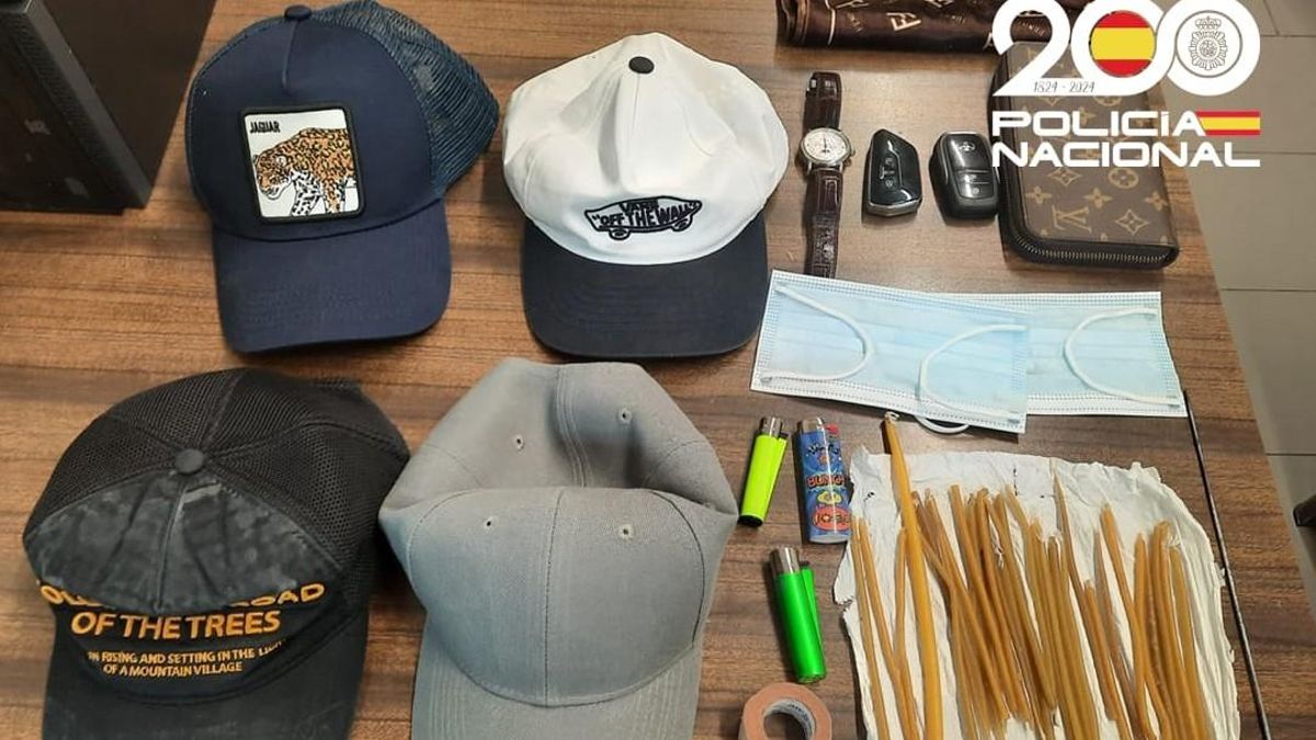 Detenidos en León dos miembros de un grupo criminal por el marcaje con hilos de cera de 68 pisos para después robar