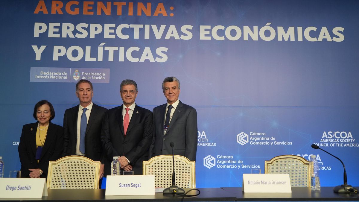 Segal, Diego Santilli, Jorge Macri y Grinman, en el Council.