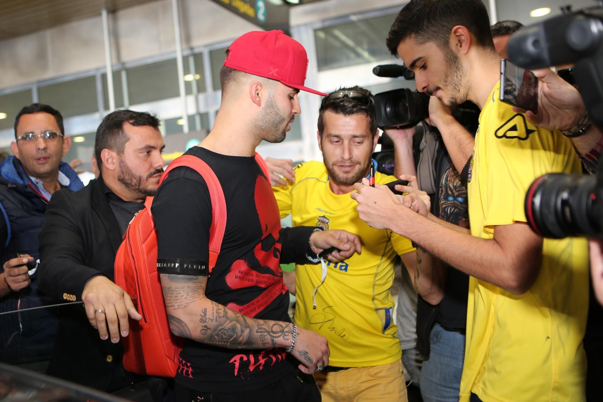 Llegada de Jesé al aeropuerto de Gran Canaria. Alejandro Ramos.