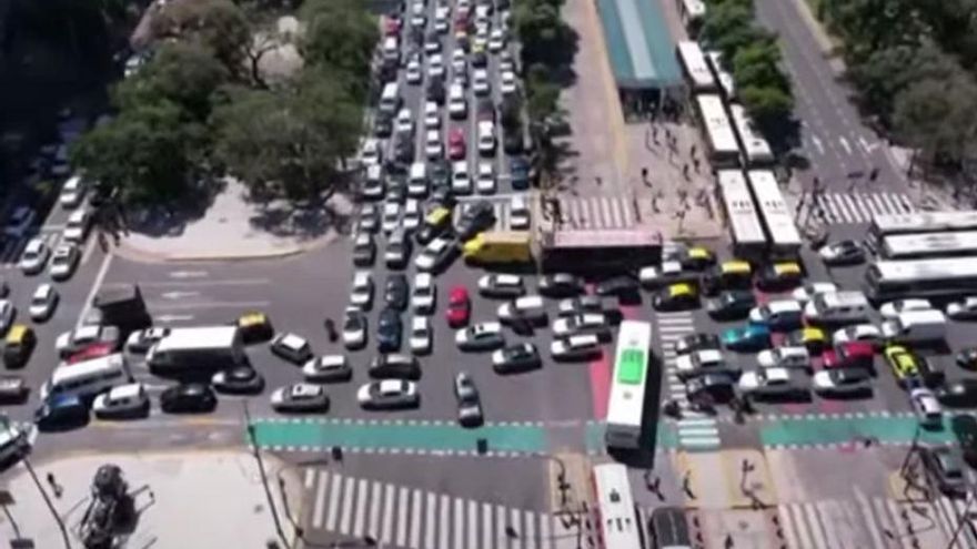 Un nuevo apagón en varias zonas del AMBA: afecta a los subtes, semáforos, la Casa Rosada y el Congreso