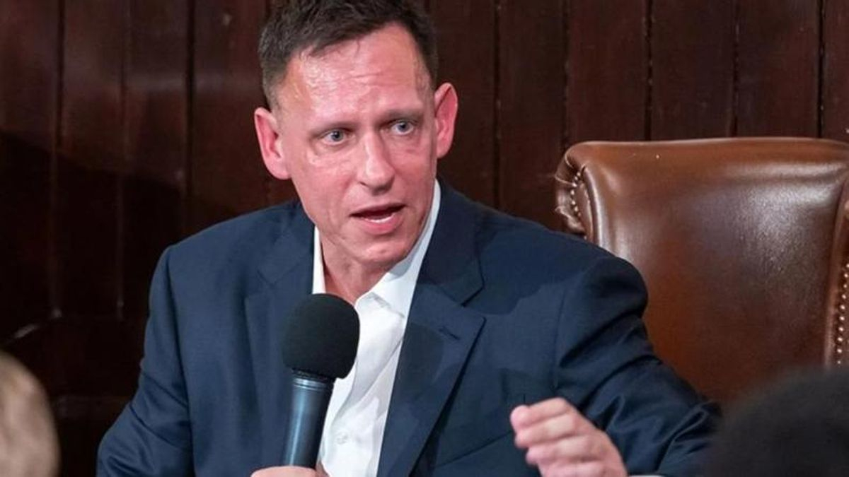 Diputados opositores y expertos debaten las motivaciones detrás de la presencia de Peter Thiel en el país