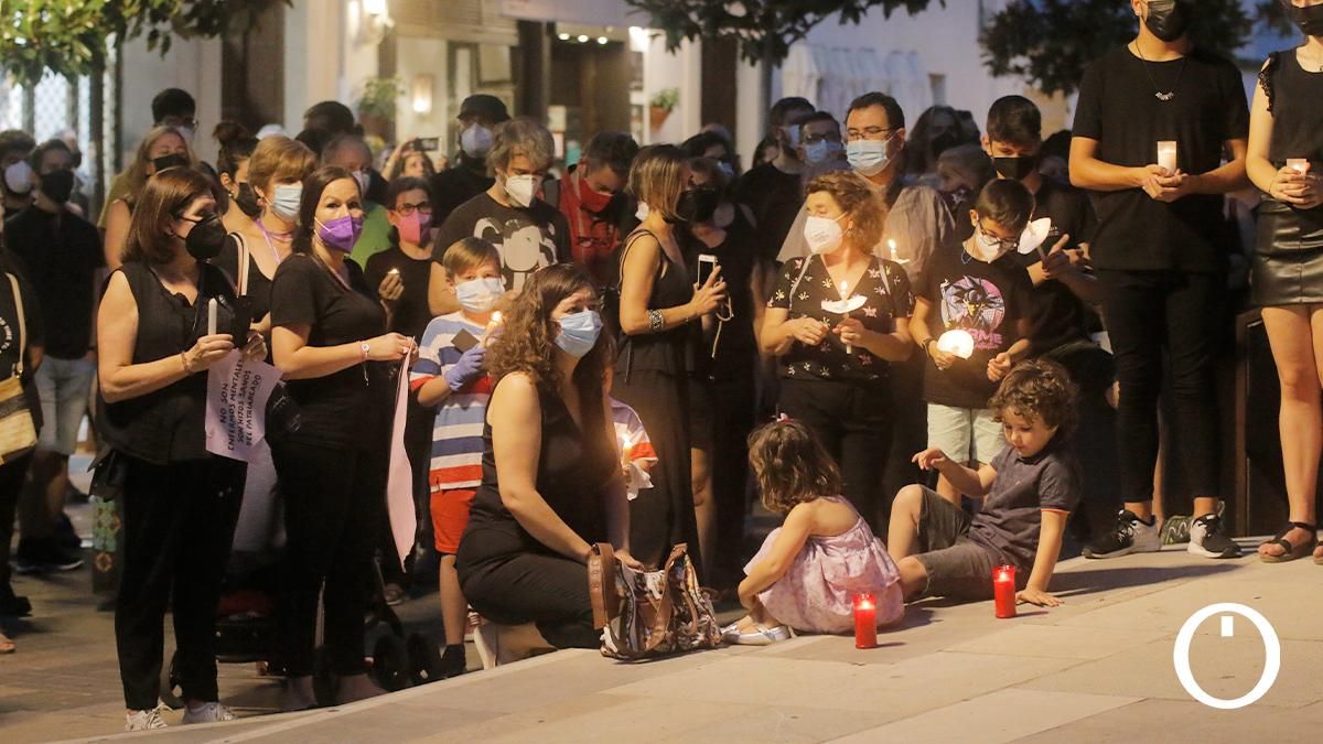 Cientos de personas se concentran en Córdoba en repulsa por los últimos asesinatos machistas