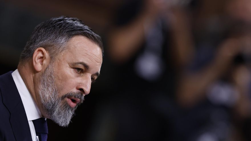 Abascal acusa a socialistas y populares de impulsar lo que llama "invasión" migratoria