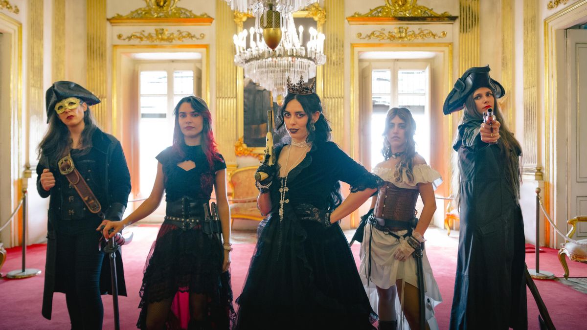 Pirate Queen, las bucaneras del metal: “Eres pirata si te atreves a serlo, aunque trabajes en un súper”