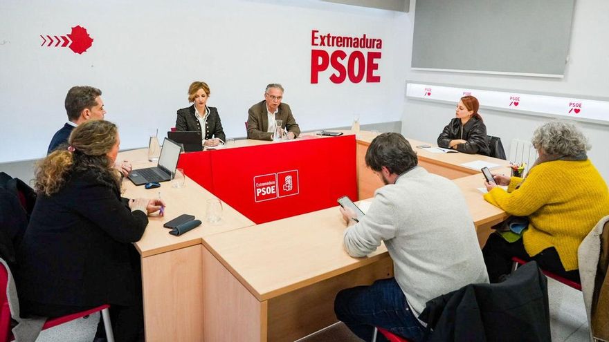 La gestora del PSOE extremeño: "Sería un fracaso del PP que Guardiola que nos pidiera ahora la abstención"