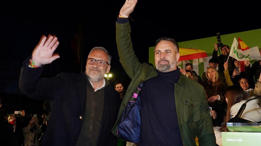 Abascal carga contra los obispos críticos con Vox: "que digan misa"